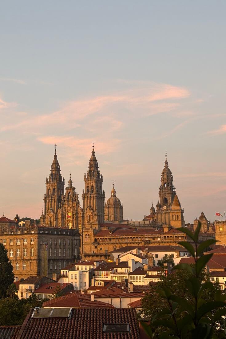 Santiago de Compostela, punto di partenza per sette escursioni in Galizia